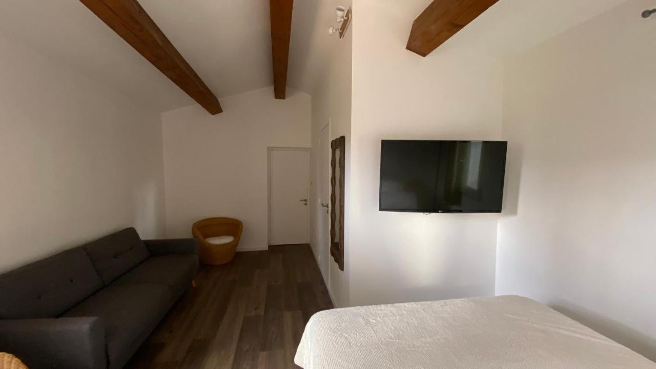 Les Magnolias Bed & Breakfast Marseille Exterior photo